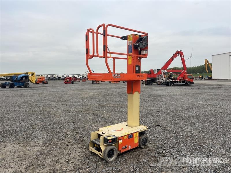 JLG 1230ES Vertical Mast Lift Personenliften en invalideliften
