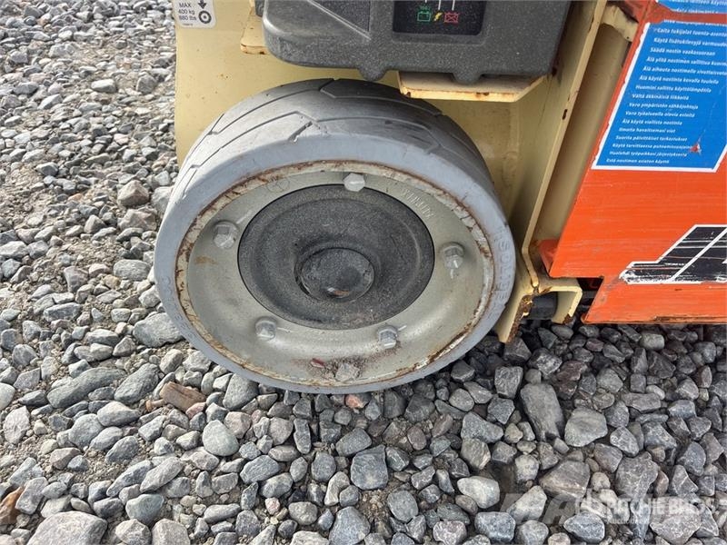 JLG 1230ES Vertical Mast Lift رافعات السارية الرأسية
