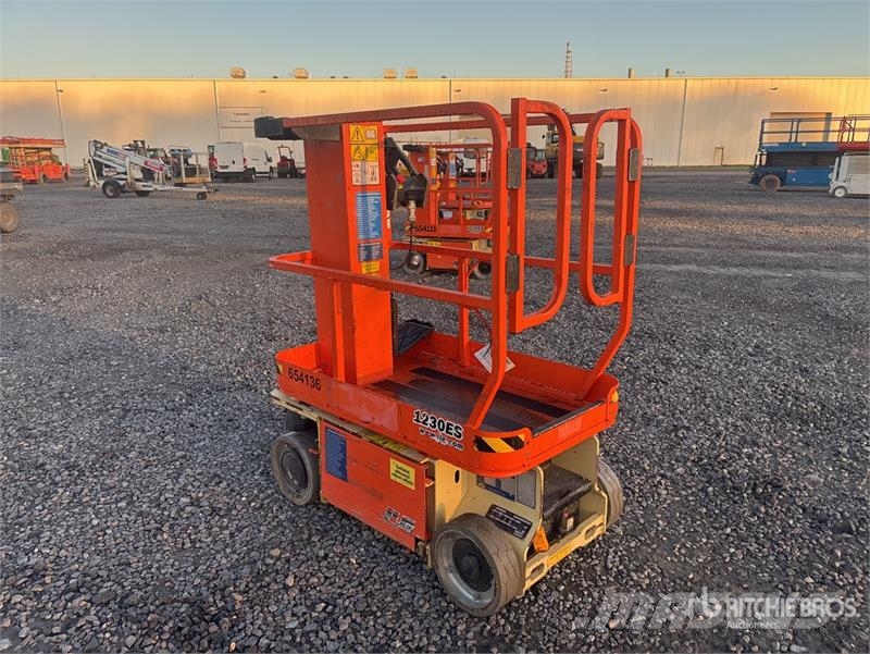 JLG 1230ES Vertical Mast Lift Vertikalna dvigala