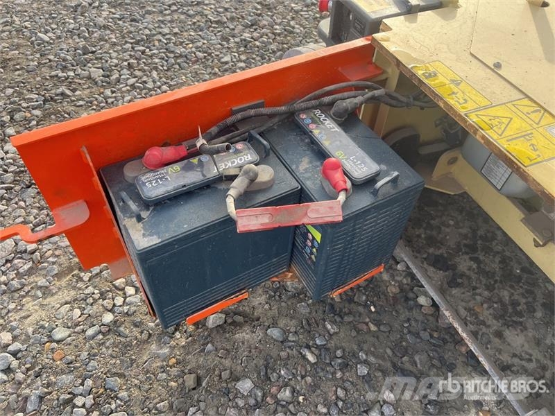 JLG 1230ES Vertical Mast Lift 垂直昇降型リフト