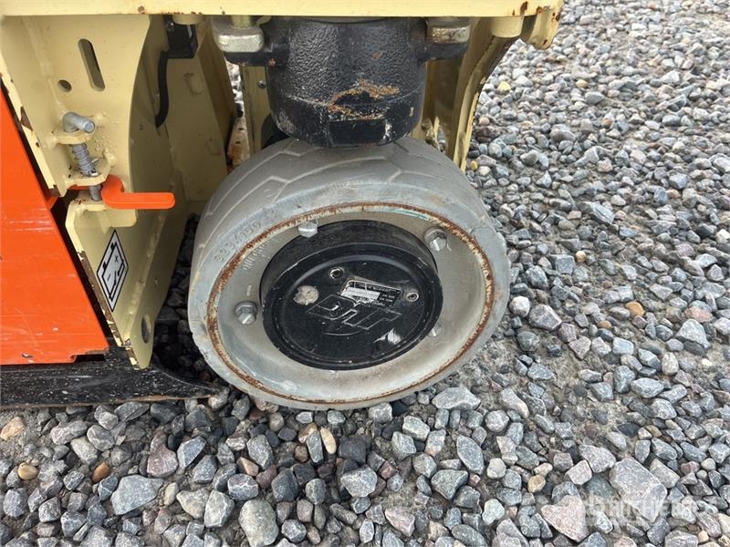 JLG 1230ES Vertical Mast Lift 垂直昇降型リフト