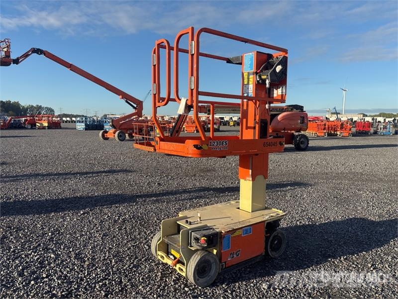 JLG 1230ES Vertical Mast Lift Vertikalna dvigala