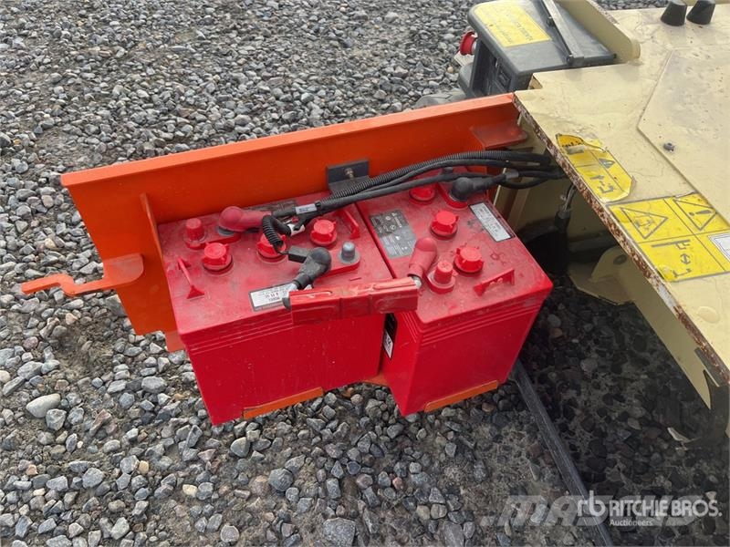 JLG 1230ES Vertical Mast Lift 垂直昇降型リフト