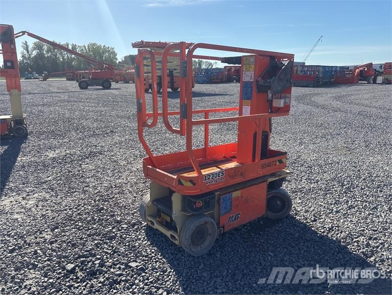 JLG 1230ES Vertical Mast Lift (Inoperable) Vertikālie pacēlāji