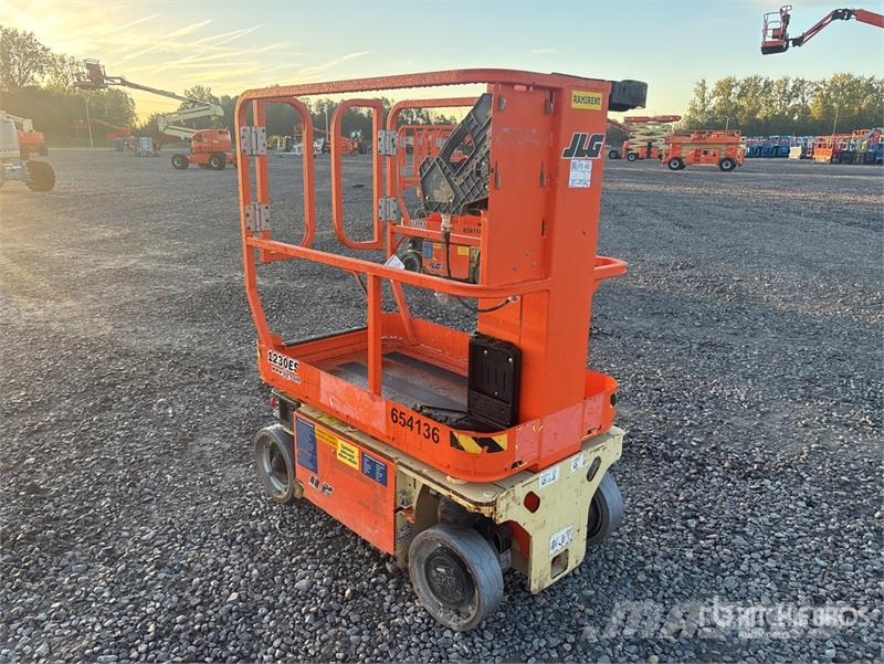 JLG 1230ES Vertical Mast Lift Vertikalna dvigala
