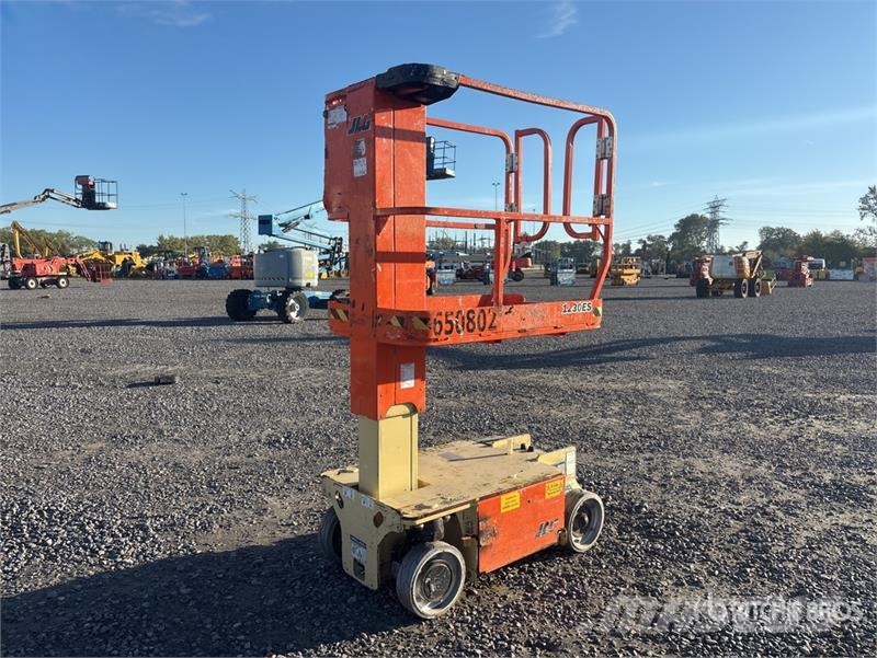 JLG 1230ES Vertical Mast Lift Personenaufzüge