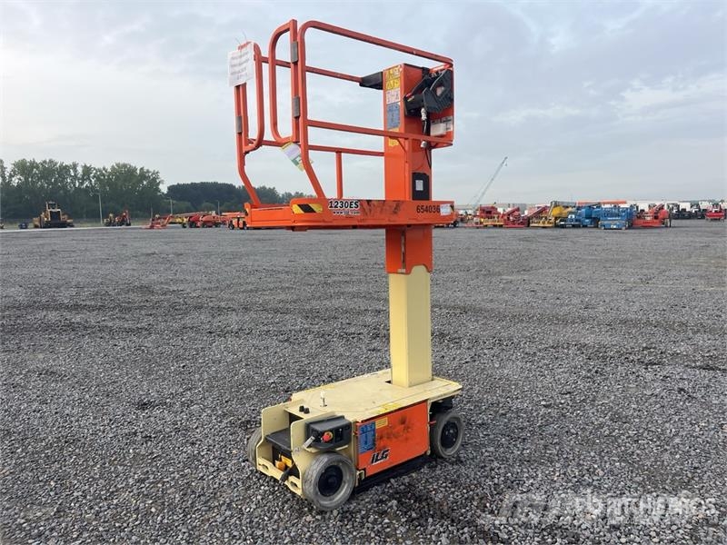 JLG 1230ES Vertical Mast Lift 垂直昇降型リフト