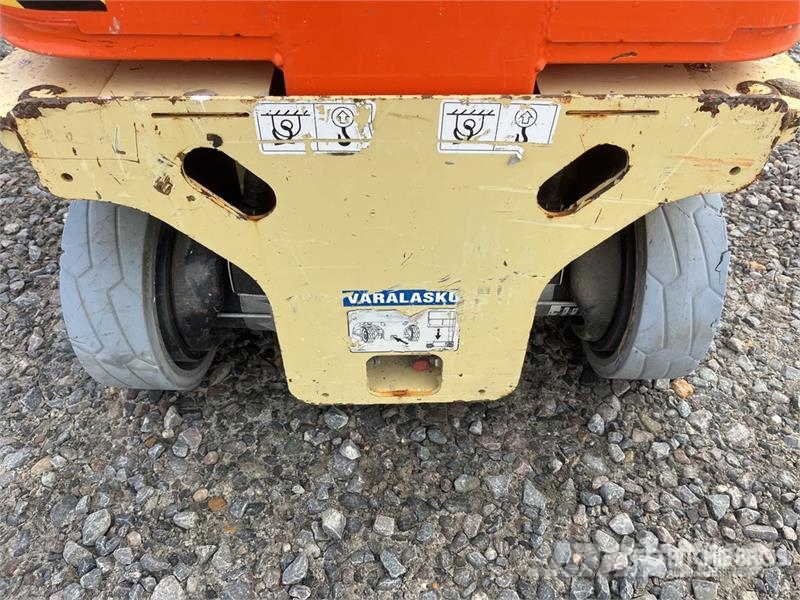 JLG 1230ES Vertical Mast Lift رافعات السارية الرأسية