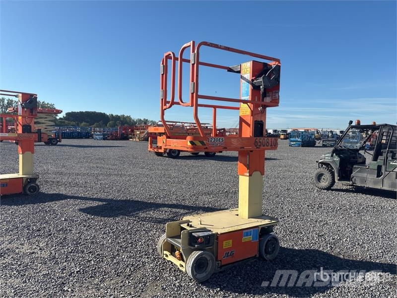 JLG 1230ES Vertical Mast Lift Vertikální sloupové výtahy