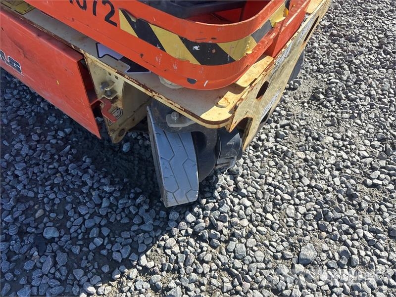 JLG 1230ES Vertical Mast Lift (Inoperable) Vertikālie pacēlāji