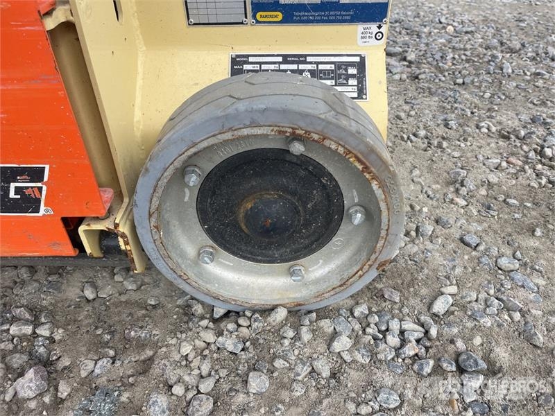 JLG 1230ES Vertical Mast Lift 垂直昇降型リフト