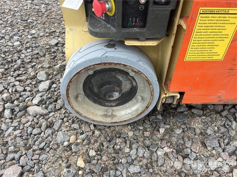 JLG 1230ES Vertical Mast Lift (Inoperable) 垂直昇降型リフト