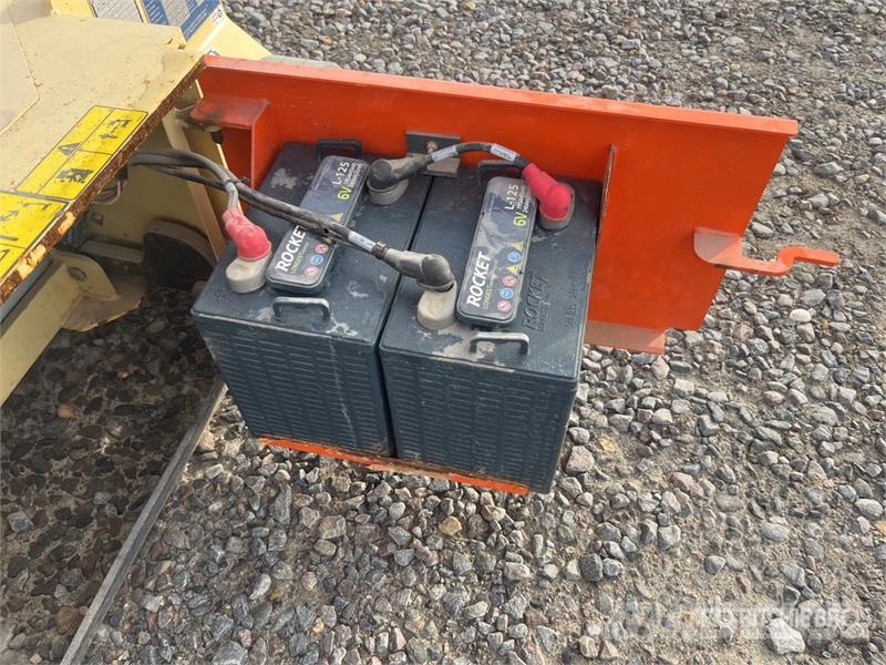 JLG 1230ES Vertical Mast Lift 垂直昇降型リフト