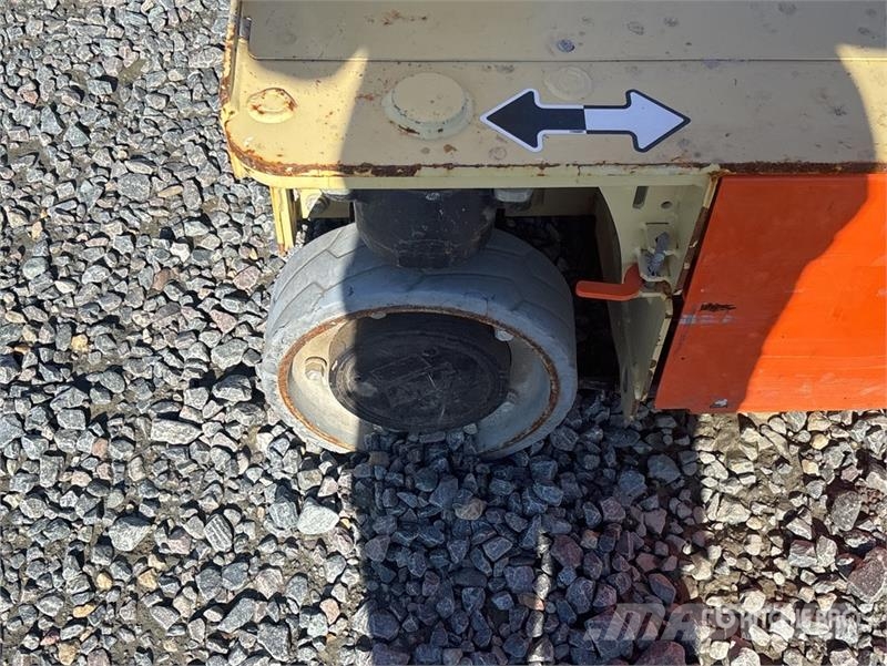 JLG 1230ES Vertical Mast Lift Vertikālie pacēlāji