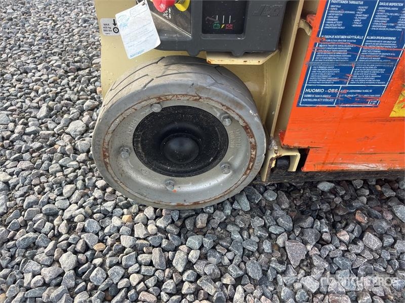 JLG 1230ES Vertical Mast Lift رافعات السارية الرأسية