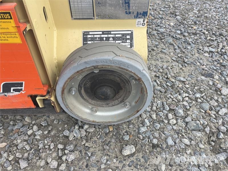 JLG 1230ES Vertical Mast Lift رافعات السارية الرأسية