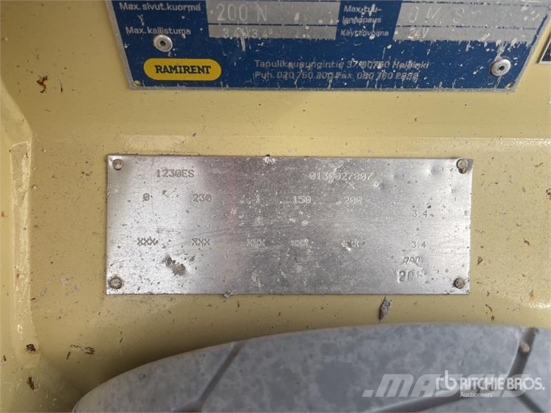 JLG 1230ES Vertical Mast Lift رافعات السارية الرأسية
