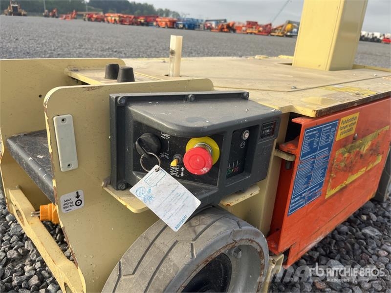 JLG 1230ES Vertical Mast Lift رافعات السارية الرأسية