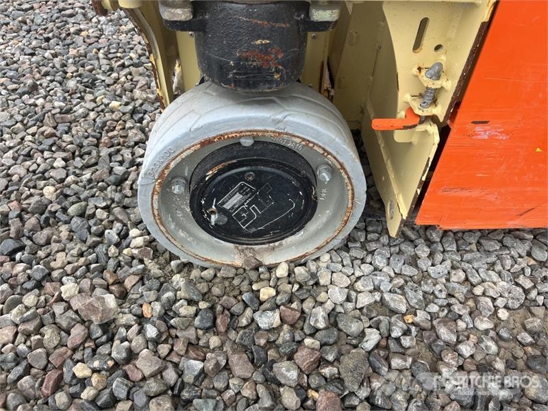 JLG 1230ES Vertical Mast Lift 垂直昇降型リフト