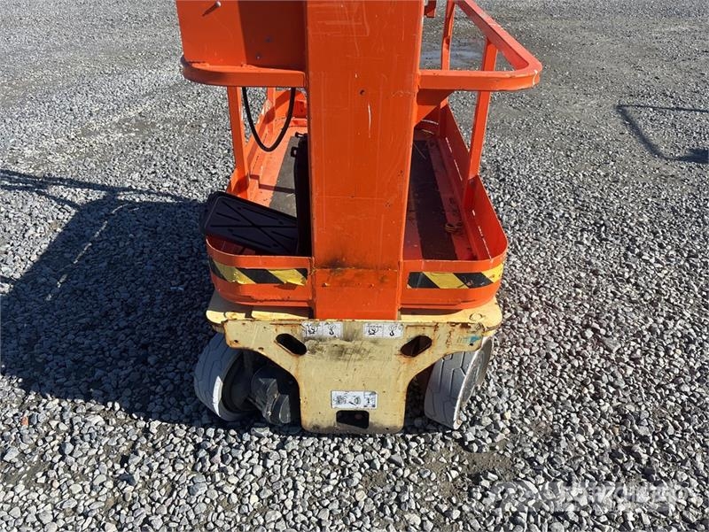 JLG 1230ES Vertical Mast Lift (Inoperable) Vertikālie pacēlāji