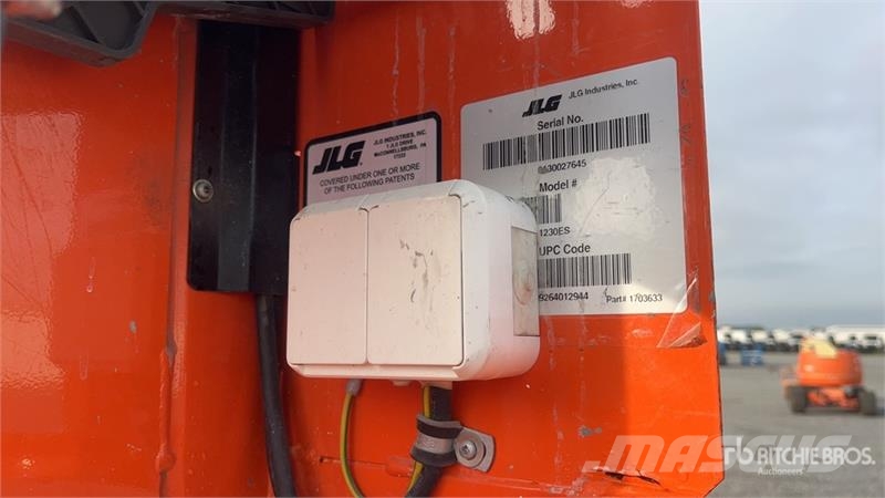 JLG 1230ES Vertical Mast Lift 垂直昇降型リフト