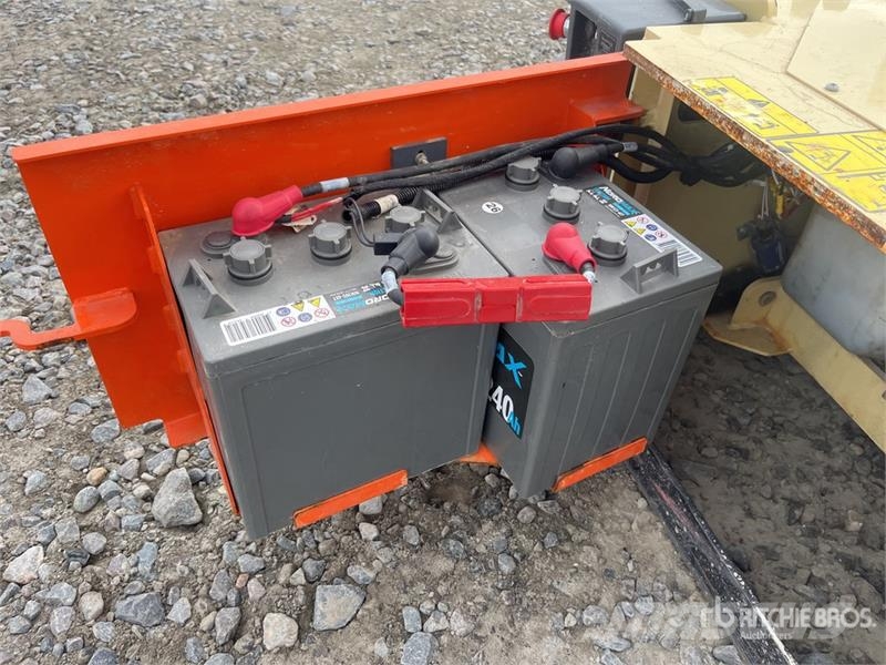 JLG 1230ES Vertical Mast Lift 垂直昇降型リフト