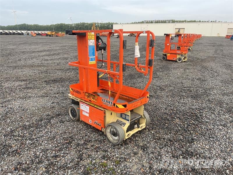 JLG 1230ES Vertical Mast Lift رافعات السارية الرأسية