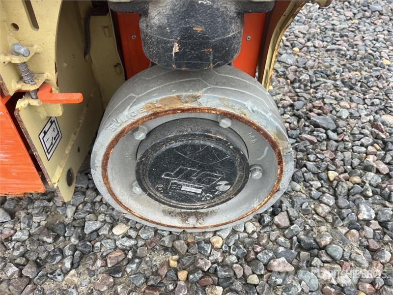 JLG 1230ES Vertical Mast Lift 垂直昇降型リフト