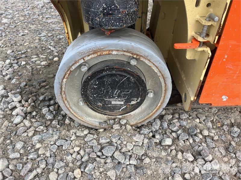 JLG 1230ES Vertical Mast Lift 垂直昇降型リフト