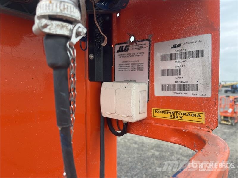 JLG 1230ES Vertical Mast Lift 垂直昇降型リフト