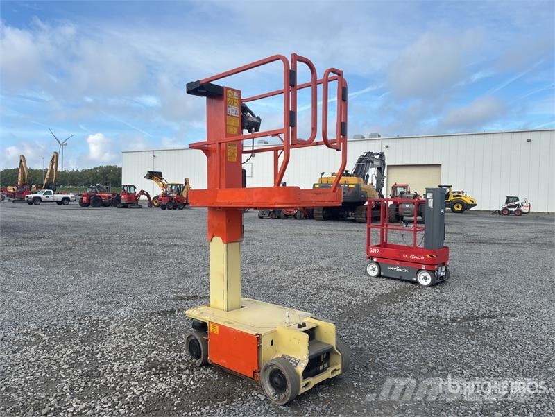 JLG 1230ES Vertical Mast Lift Vertikalna dvigala