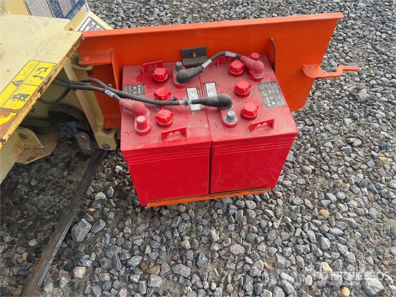JLG 1230ES Vertical Mast Lift 垂直昇降型リフト