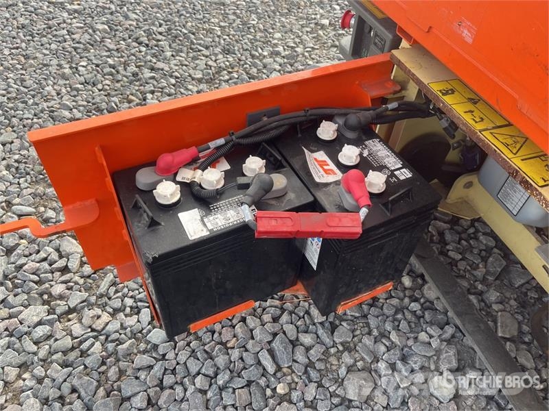 JLG 1230ES Vertical Mast Lift رافعات السارية الرأسية