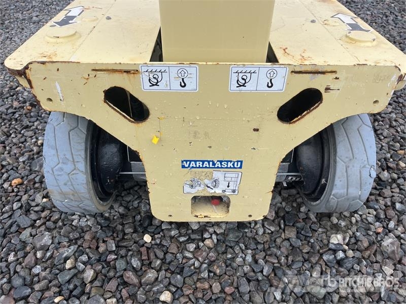 JLG 1230ES Vertical Mast Lift 垂直昇降型リフト