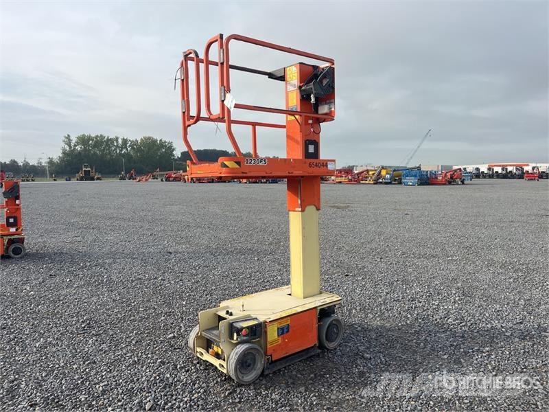 JLG 1230ES Vertical Mast Lift 垂直昇降型リフト