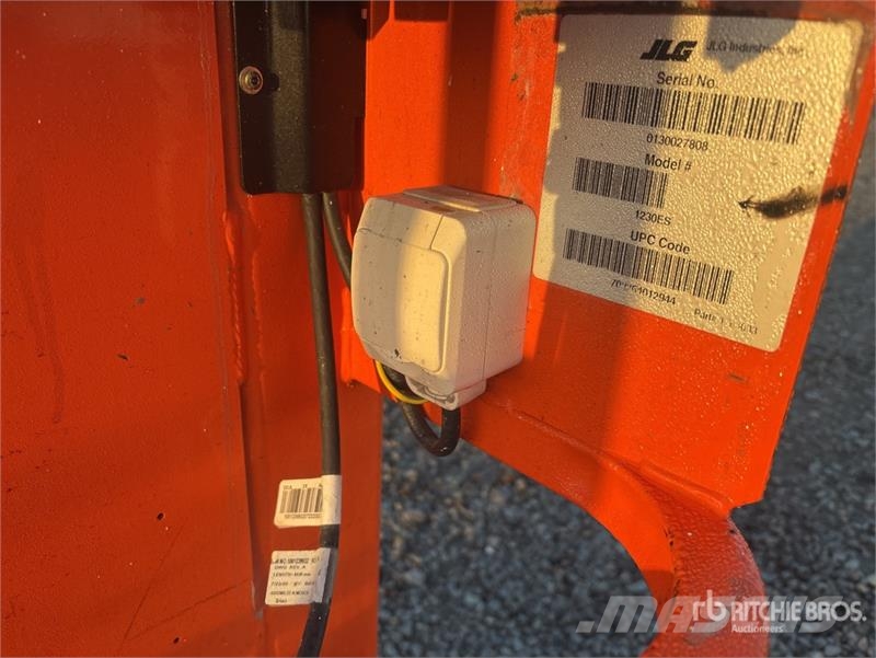JLG 1230ES Vertical Mast Lift Vertikalna dvigala