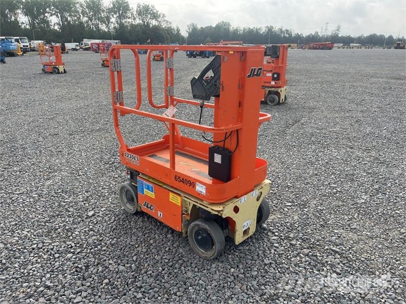 JLG 1230ES Vertical Mast Lift رافعات السارية الرأسية