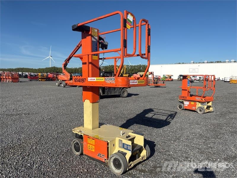 JLG 1230ES Vertical Mast Lift Vertikální sloupové výtahy