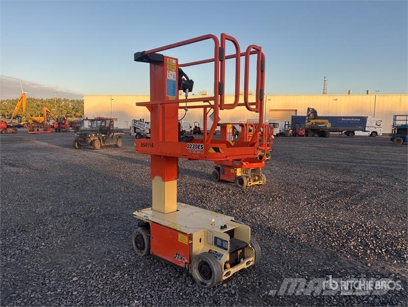 JLG 1230ES Vertical Mast Lift Vertikalna dvigala
