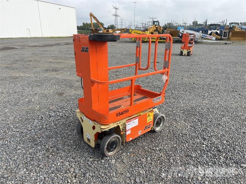 JLG 1230ES Vertical Mast Lift رافعات السارية الرأسية