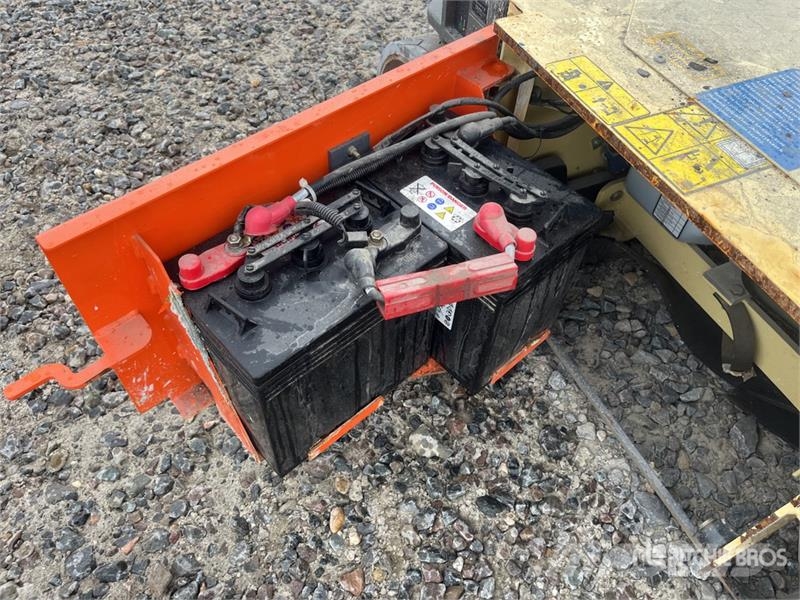 JLG 1230ES Vertical Mast Lift 垂直昇降型リフト