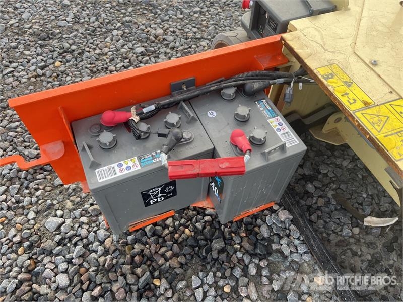 JLG 1230ES Vertical Mast Lift 垂直昇降型リフト