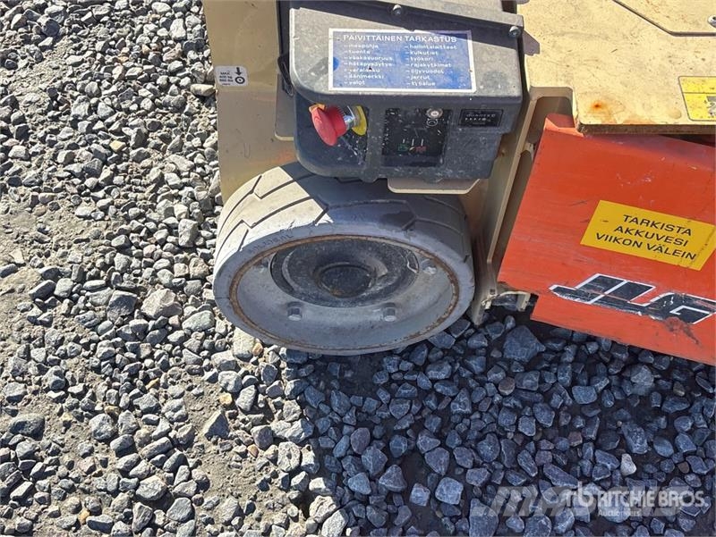 JLG 1230ES Vertical Mast Lift Vertikální sloupové výtahy