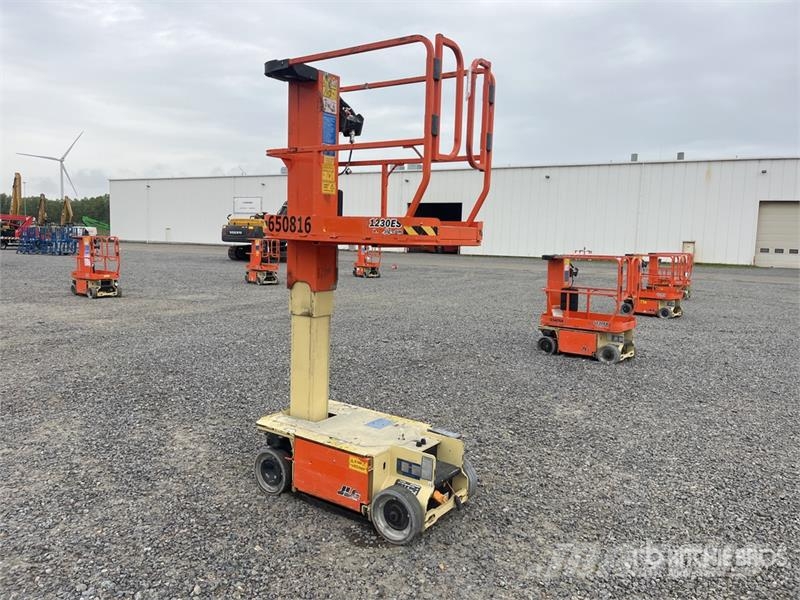 JLG 1230ES Vertical Mast Lift 垂直昇降型リフト