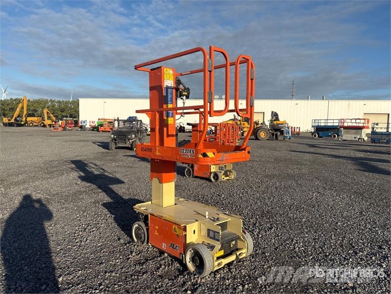 JLG 1230ES Vertical Mast Lift Vertikalna dvigala