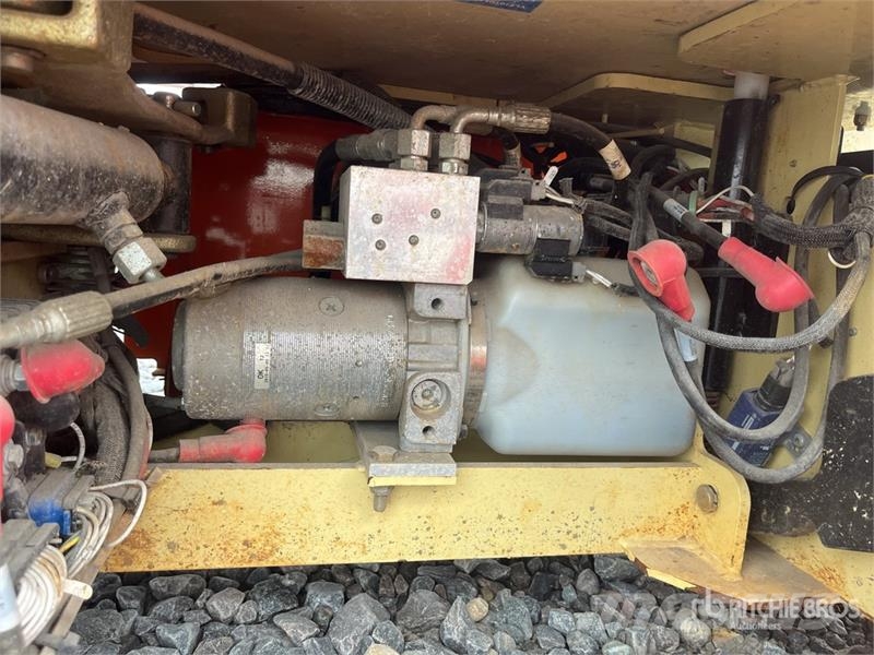 JLG 1230ES Vertical Mast Lift (Inoperable) 垂直昇降型リフト