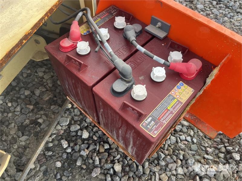 JLG 1230ES Vertical Mast Lift رافعات السارية الرأسية
