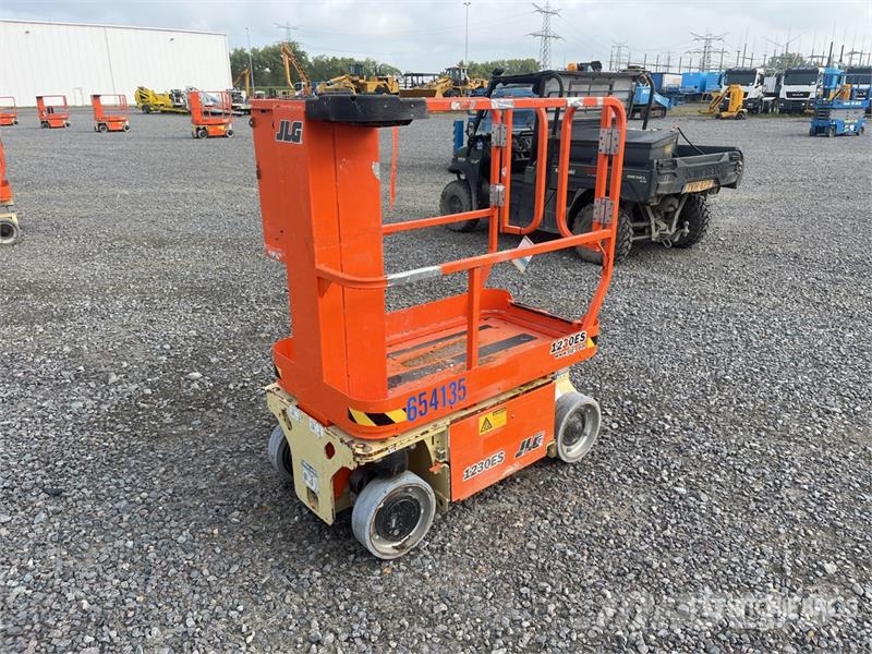 JLG 1230ES Vertical Mast Lift رافعات السارية الرأسية
