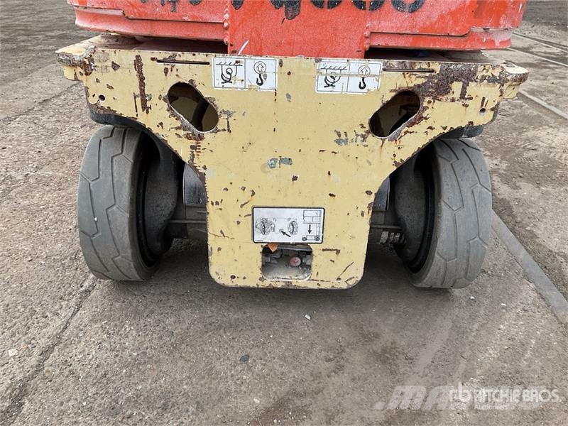 JLG 1230ES Vertical Mast Lift رافعات السارية الرأسية
