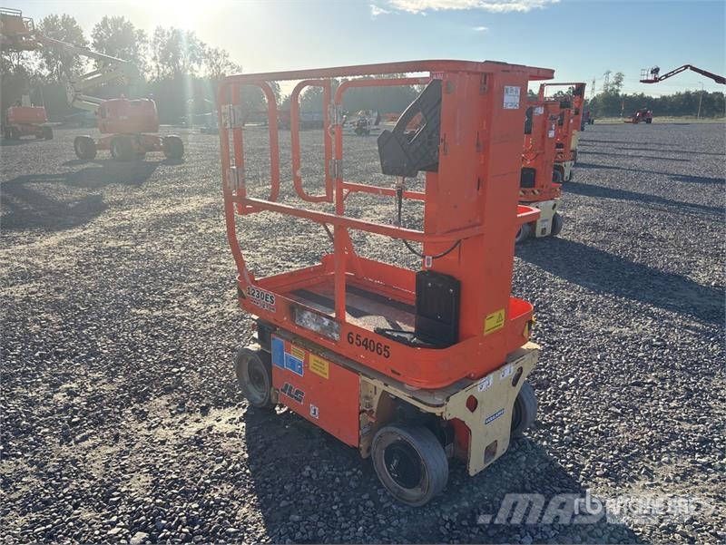 JLG 1230ES Vertical Mast Lift Vertikalna dvigala